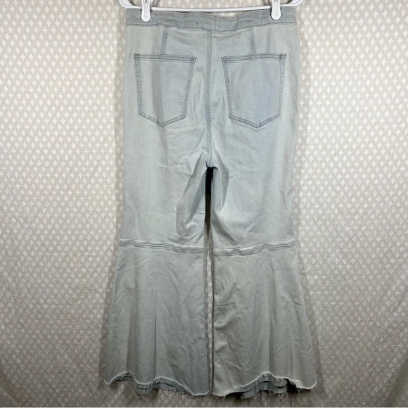 Free People We The Free‎ Light Wash Youthquake Crop Wide Flare Boho Jeans - Picture 8 of 9